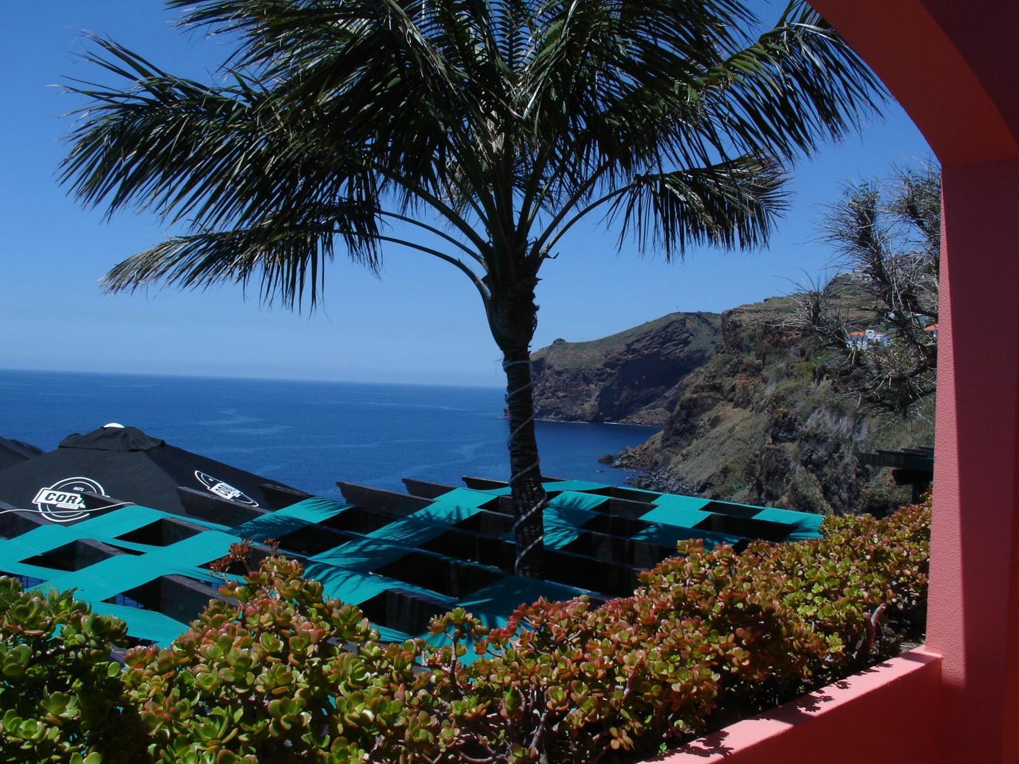 Inn & Art Madeira Caniço Exteriör bild
