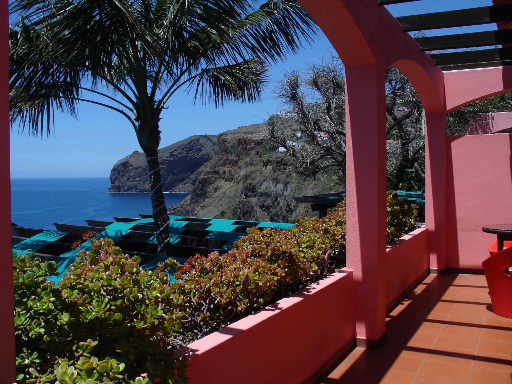 Inn & Art Madeira Caniço Exteriör bild